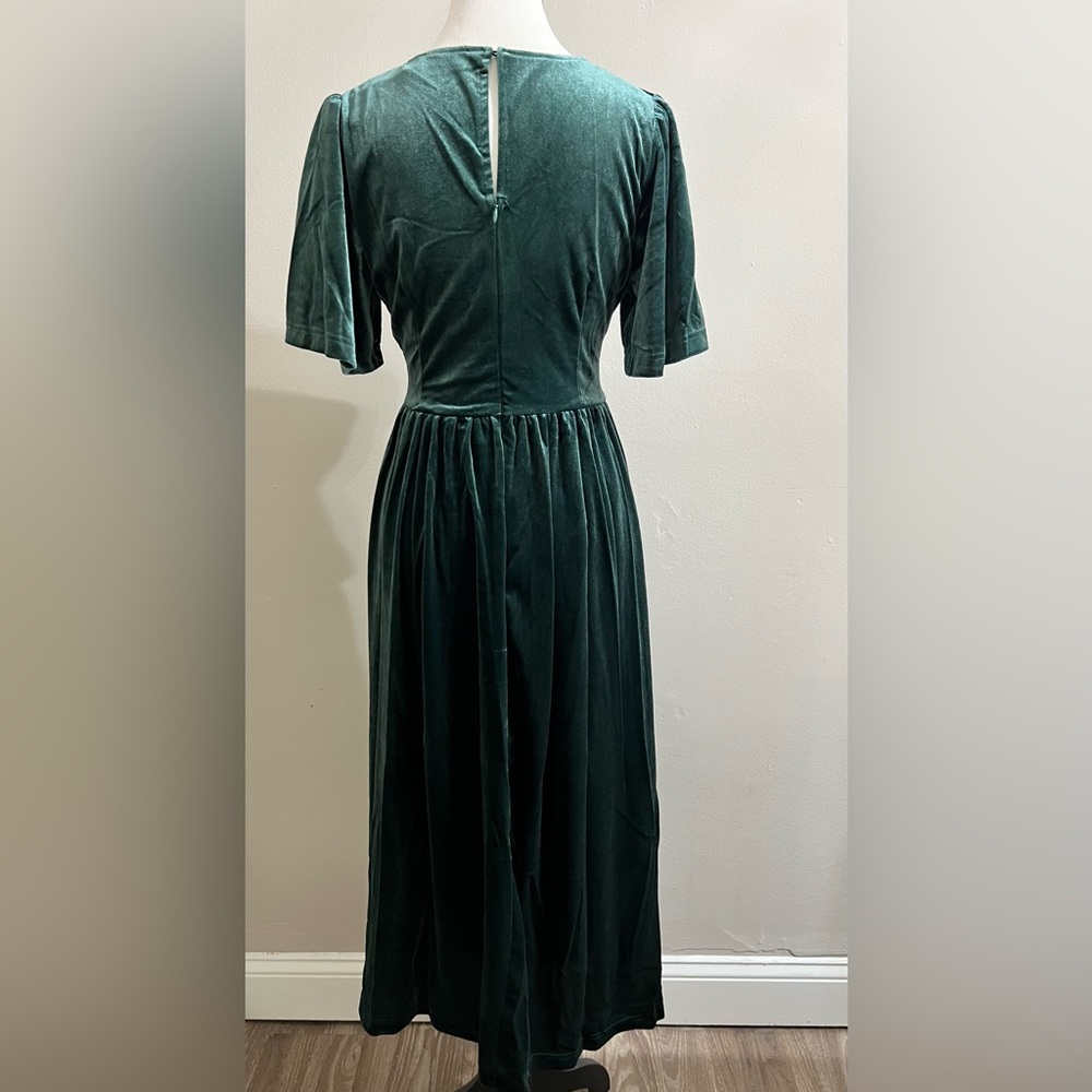 Green Velvet V Neck Lace Midi Dress - Picture 9 of 11